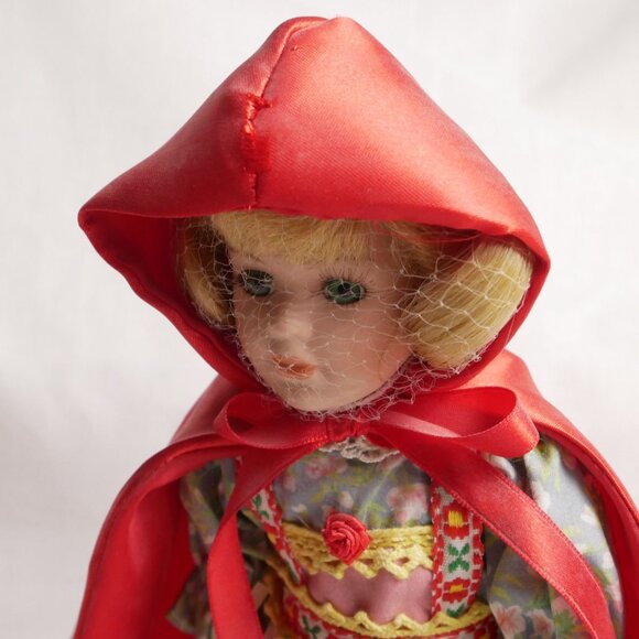 Vintage Little Red Riding Hood Doll With Basket & Floral Dress 12-Inch - Picture 3 of 7
